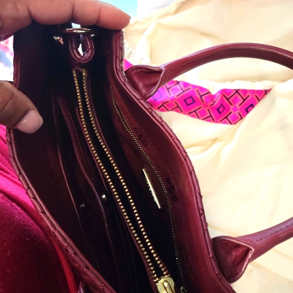 Tory Burch Marion Quilted Lambskin Tote - Picture 2 of 5